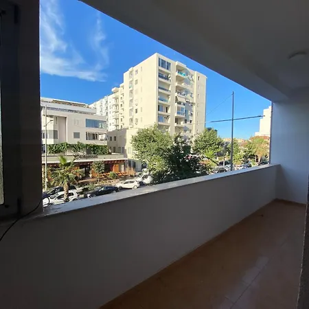 アパート Js Apartmentnetflix Balcony Wi-fi ドゥラス