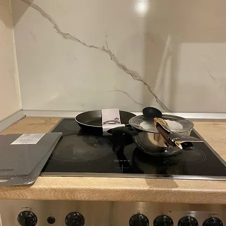 아파트 Js Apartmentnetflix Balcony Wi-fi Durrës